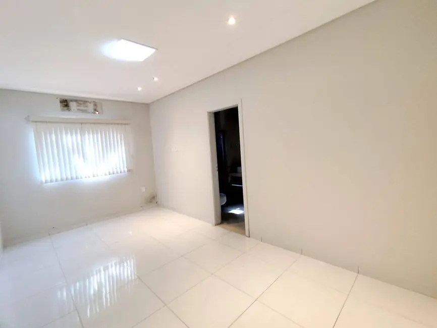 Foto 6 de Casa com 3 quartos à venda, 360m2 em Jardim São Pedro, Dourados - MS