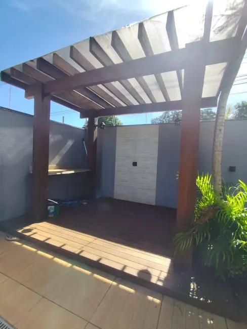 Foto 7 de Casa com 3 quartos à venda, 360m2 em Jardim São Pedro, Dourados - MS