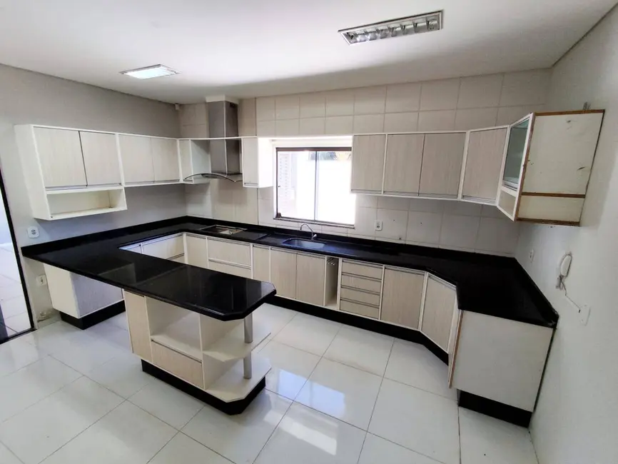 Foto 2 de Casa com 3 quartos à venda, 360m2 em Jardim São Pedro, Dourados - MS