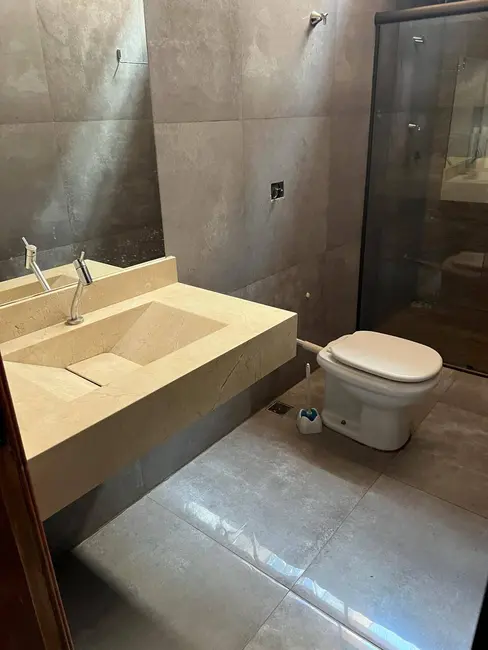 Foto 9 de Casa com 3 quartos à venda, 300m2 em Dourados - MS