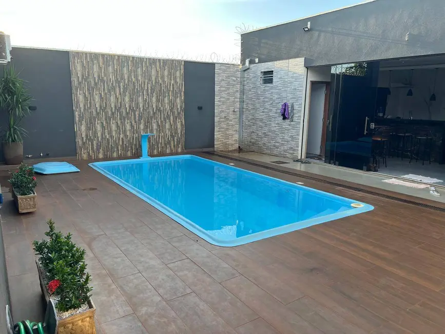 Foto 3 de Casa com 3 quartos à venda, 300m2 em Dourados - MS