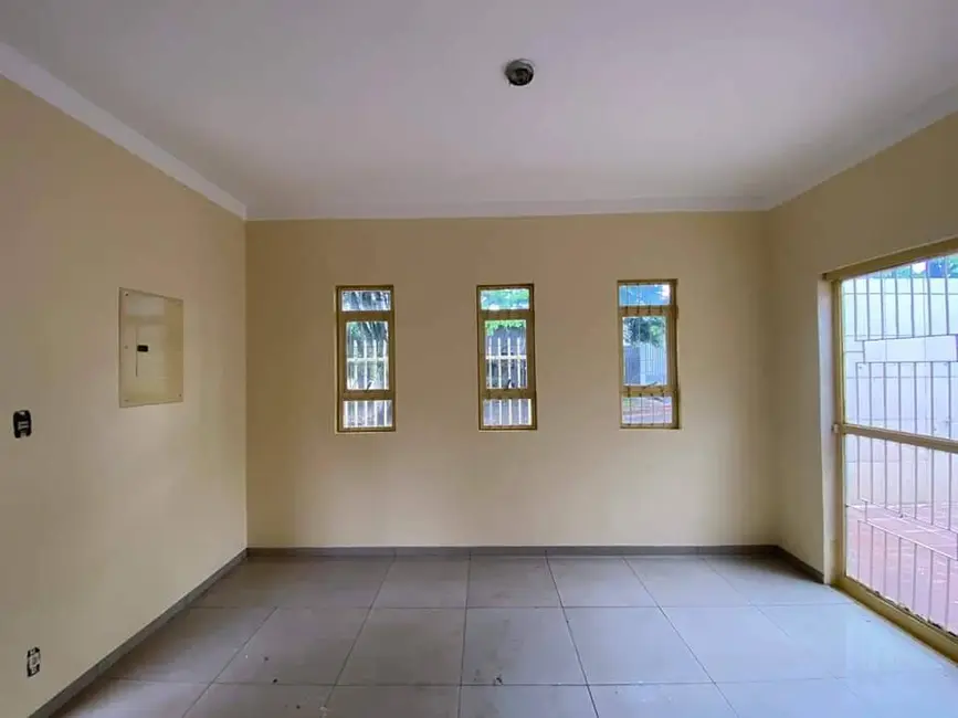 Foto 5 de Casa com 3 quartos à venda, 250m2 em Dourados - MS