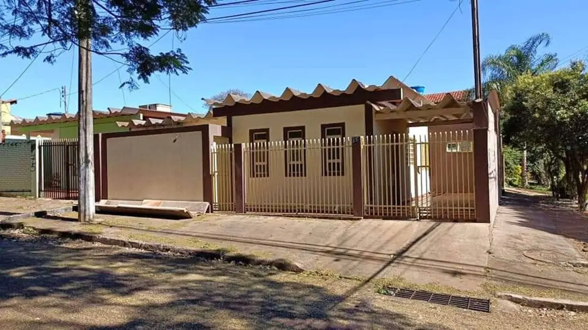 Foto 1 de Casa com 3 quartos à venda, 250m2 em Dourados - MS