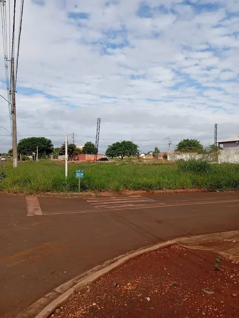 Foto 1 de Terreno / Lote à venda, 332m2 em Dourados - MS