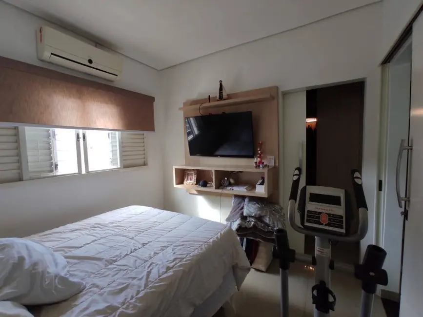 Foto 6 de Casa com 3 quartos à venda, 220m2 em Dourados - MS