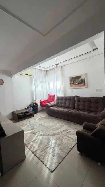Foto 4 de Casa com 3 quartos à venda, 242m2 em Dourados - MS