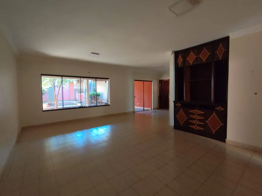 Casa com 4 quartos à venda, 360m2 em Dourados - MS - imagem 1 Foto 1 de Casa com 4 quartos à venda, 360m2 em Dourados - MS