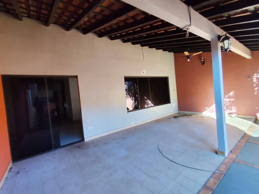 Casa com 4 quartos à venda, 360m2 em Dourados - MS - imagem 9 Foto 9 de Casa com 4 quartos à venda, 360m2 em Dourados - MS