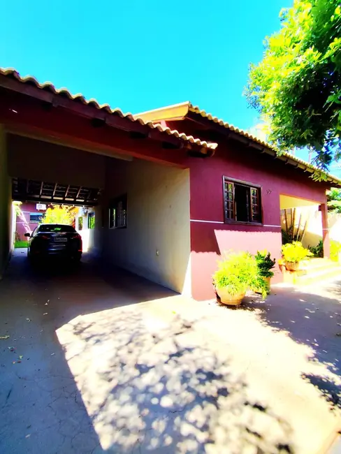 Foto 2 de Casa com 3 quartos à venda, 360m2 em Dourados - MS