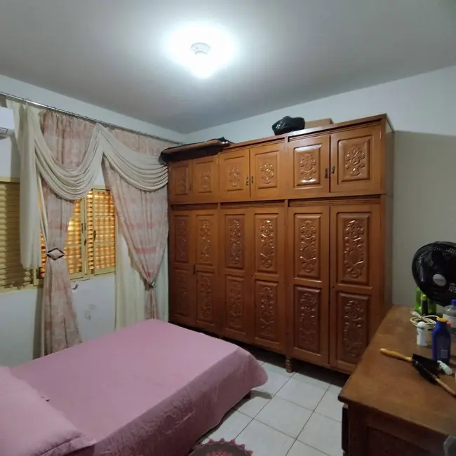 Foto 8 de Casa com 3 quartos à venda, 360m2 em Jardim São Pedro, Dourados - MS