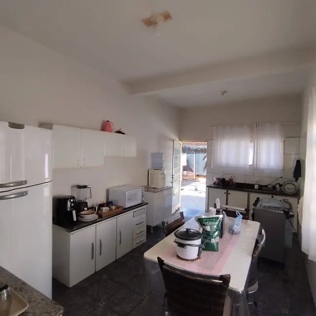 Foto 4 de Casa com 3 quartos à venda, 360m2 em Jardim São Pedro, Dourados - MS