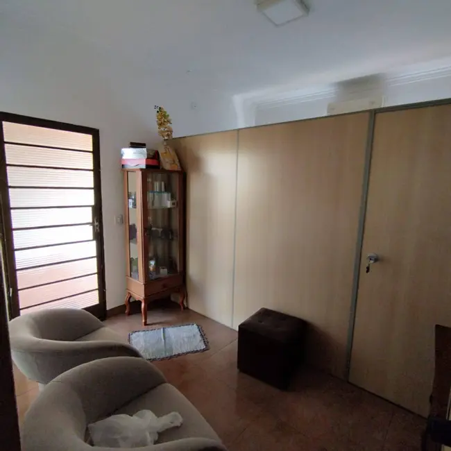 Casa com 3 quartos à venda, 360m2 em Jardim São Pedro, Dourados - MS - imagem 6 Foto 6 de Casa com 3 quartos à venda, 360m2 em Jardim São Pedro, Dourados - MS