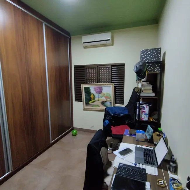 Casa com 3 quartos à venda, 360m2 em Jardim São Pedro, Dourados - MS - imagem 7 Foto 7 de Casa com 3 quartos à venda, 360m2 em Jardim São Pedro, Dourados - MS