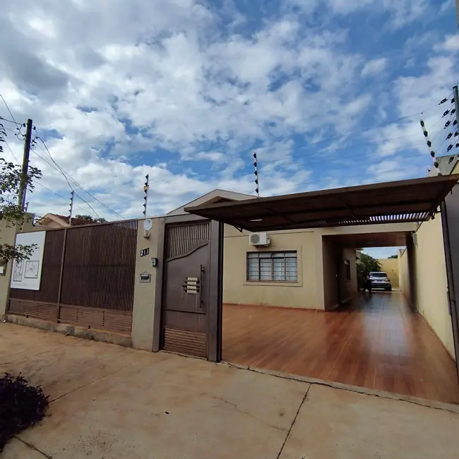 Casa com 3 quartos à venda, 360m2 em Jardim São Pedro, Dourados - MS - imagem 2 Foto 2 de Casa com 3 quartos à venda, 360m2 em Jardim São Pedro, Dourados - MS