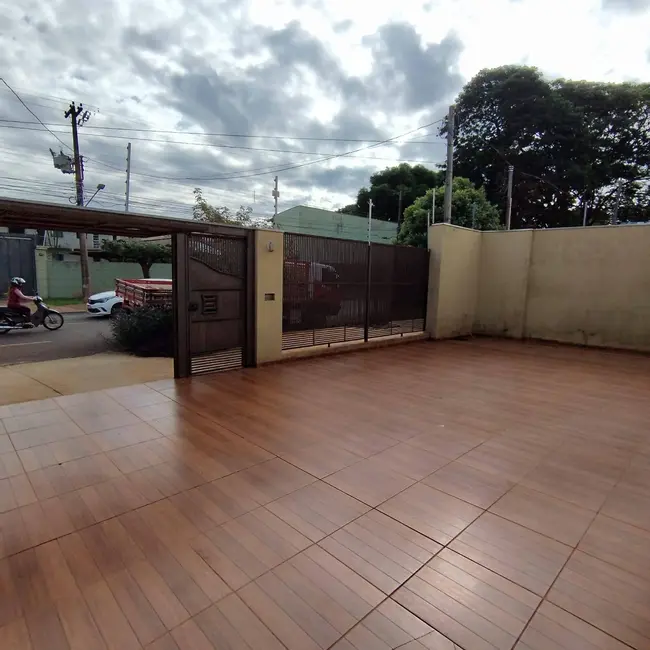 Casa com 3 quartos à venda, 360m2 em Jardim São Pedro, Dourados - MS - imagem 3 Foto 3 de Casa com 3 quartos à venda, 360m2 em Jardim São Pedro, Dourados - MS