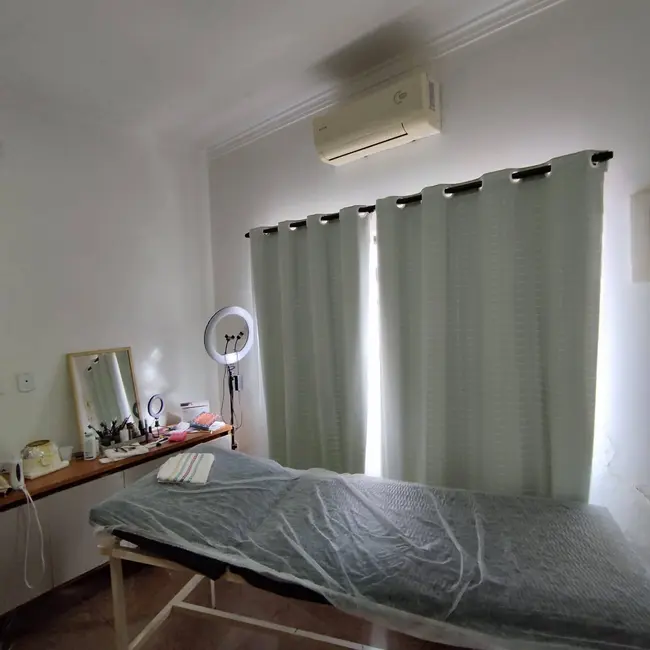 Casa com 3 quartos à venda, 360m2 em Jardim São Pedro, Dourados - MS - imagem 9 Foto 9 de Casa com 3 quartos à venda, 360m2 em Jardim São Pedro, Dourados - MS