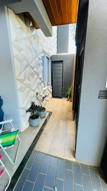 Foto 9 de Casa à venda, 273m2 em Vila Industrial, Dourados - MS