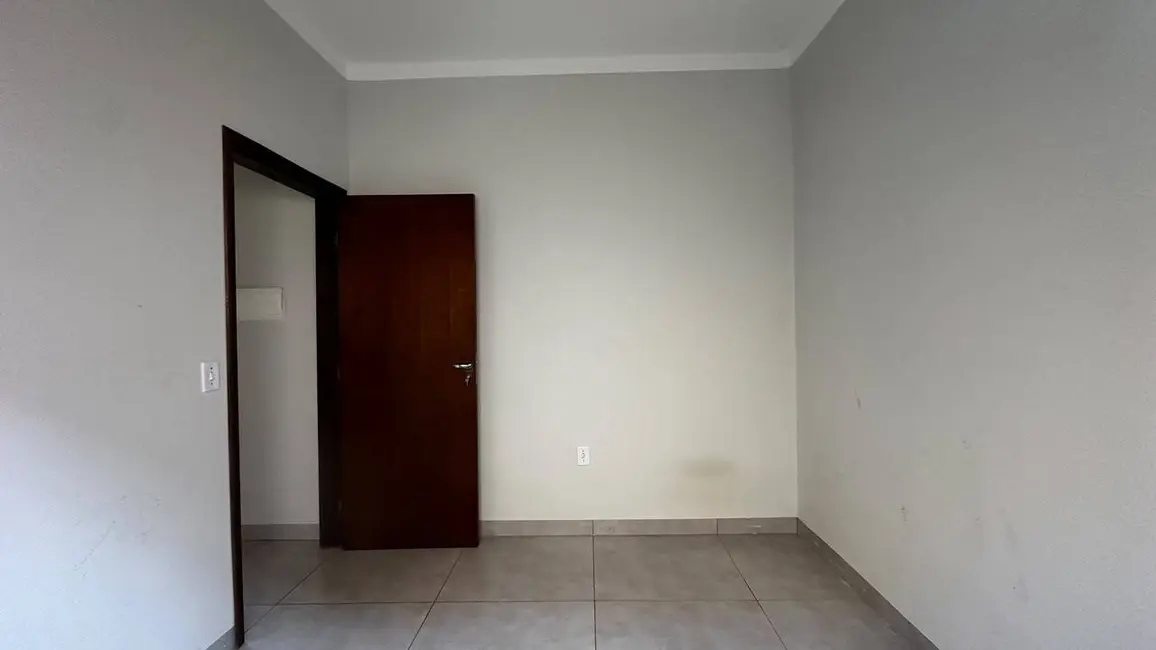 Casa com 2 quartos à venda, 200m2 em Vival dos Ipês, Dourados - MS - imagem 5 Foto 5 de Casa com 2 quartos à venda, 200m2 em Vival dos Ipês, Dourados - MS