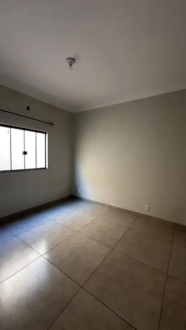 Casa com 2 quartos à venda, 200m2 em Vival dos Ipês, Dourados - MS - imagem 4 Foto 4 de Casa com 2 quartos à venda, 200m2 em Vival dos Ipês, Dourados - MS