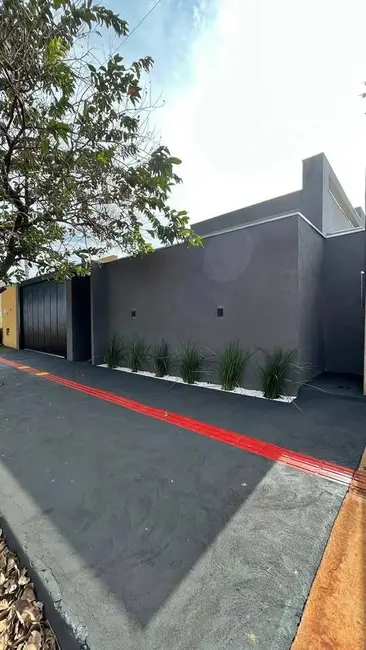 Casa com 3 quartos à venda, 300m2 em Jardim Cristhais, Dourados - MS - imagem 1 Foto 1 de Casa com 3 quartos à venda, 300m2 em Jardim Cristhais, Dourados - MS