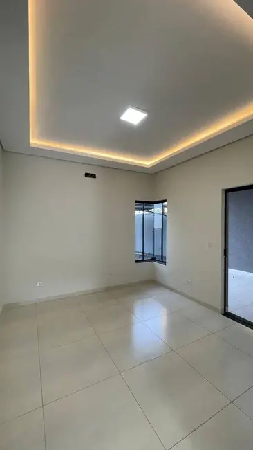 Casa com 3 quartos à venda, 300m2 em Jardim Cristhais, Dourados - MS - imagem 2 Foto 2 de Casa com 3 quartos à venda, 300m2 em Jardim Cristhais, Dourados - MS