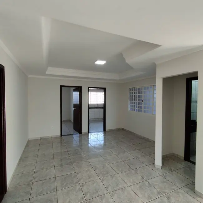 Foto 2 de Casa com 3 quartos à venda, 490m2 em Jardim Aline, Dourados - MS