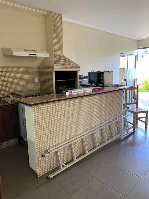 Foto 3 de Casa com 3 quartos à venda, 360m2 em Jardim Água Boa, Dourados - MS