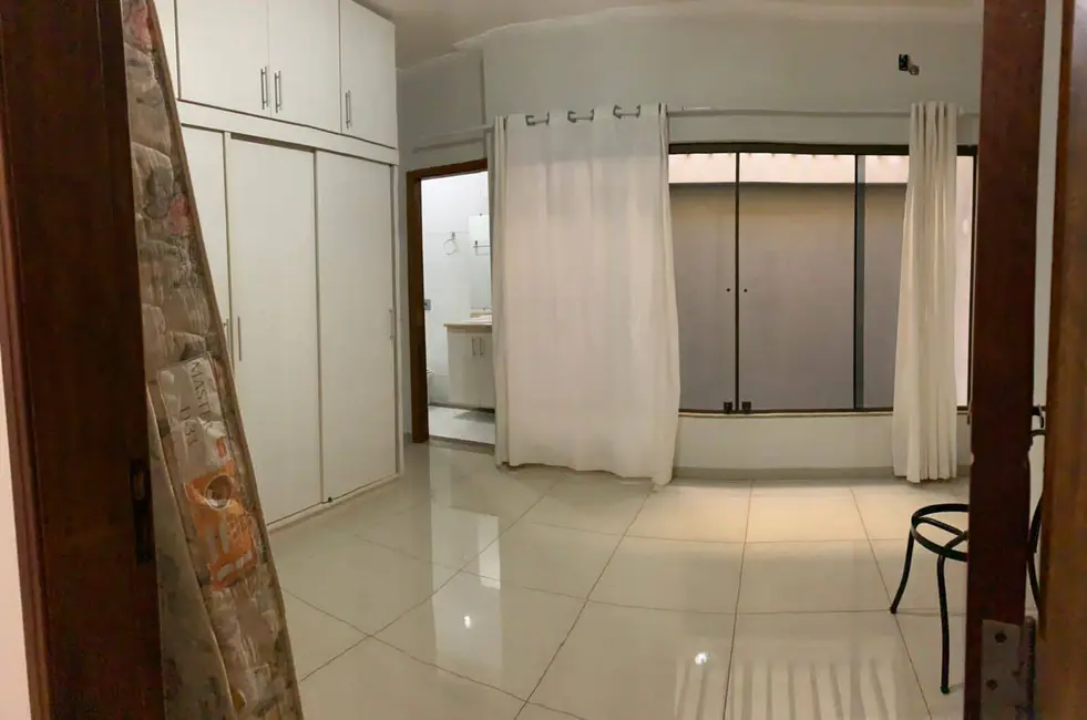 Foto 8 de Casa com 3 quartos à venda, 360m2 em Jardim Água Boa, Dourados - MS