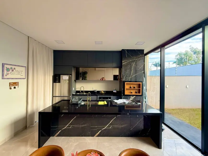 Foto 16 de Casa à venda, 360m2 em Parque Alvorada, Dourados - MS