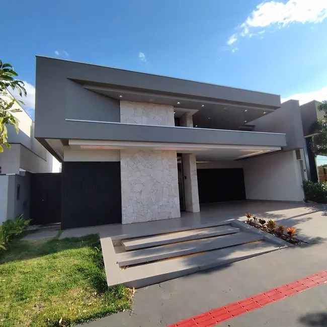 Casa de Condomínio com 3 quartos à venda, 275m2 em Dourados - MS - imagem 1 Foto 1 de Casa de Condomínio com 3 quartos à venda, 275m2 em Dourados - MS