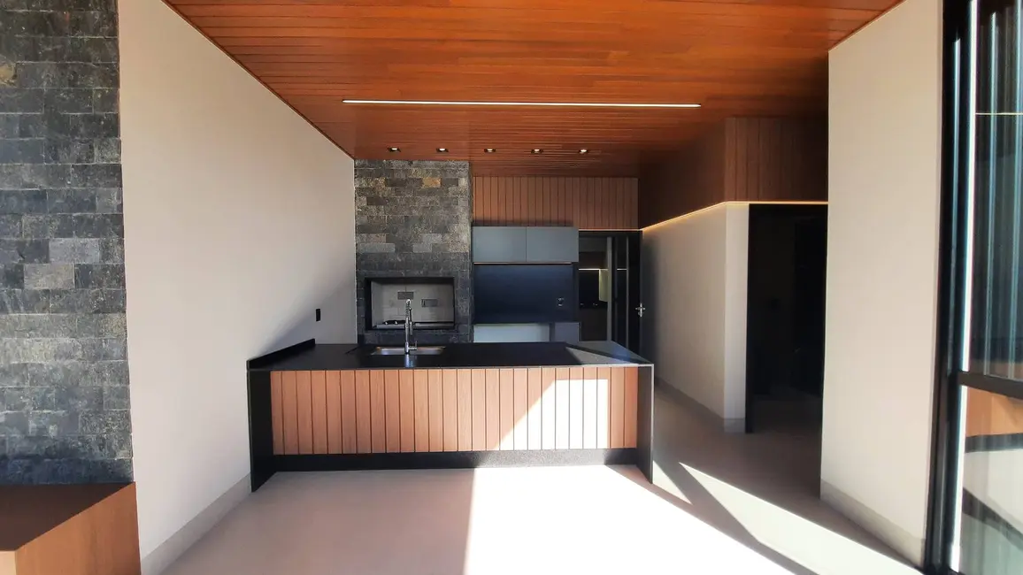 Foto 6 de Casa à venda, 321m2 em Dourados - MS