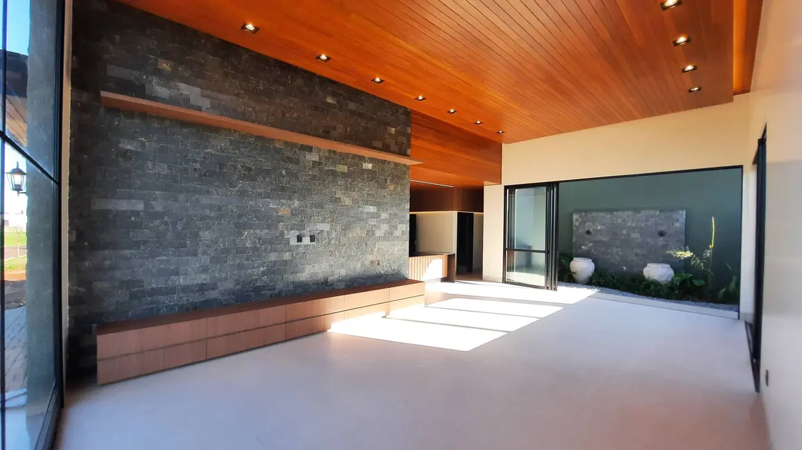 Foto 4 de Casa à venda, 321m2 em Dourados - MS