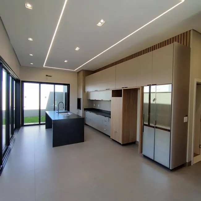 Foto 3 de Casa com 3 quartos à venda, 260m2 em Dourados - MS