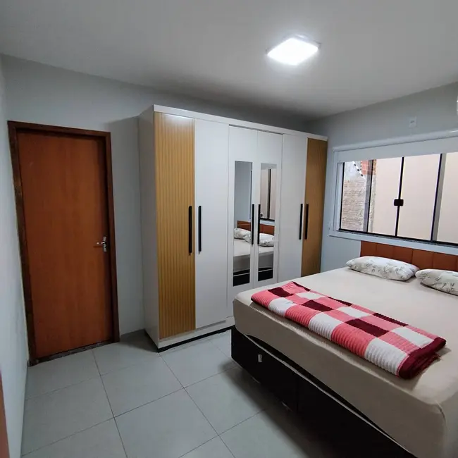 Foto 2 de Casa com 2 quartos à venda, 180m2 em Dourados - MS