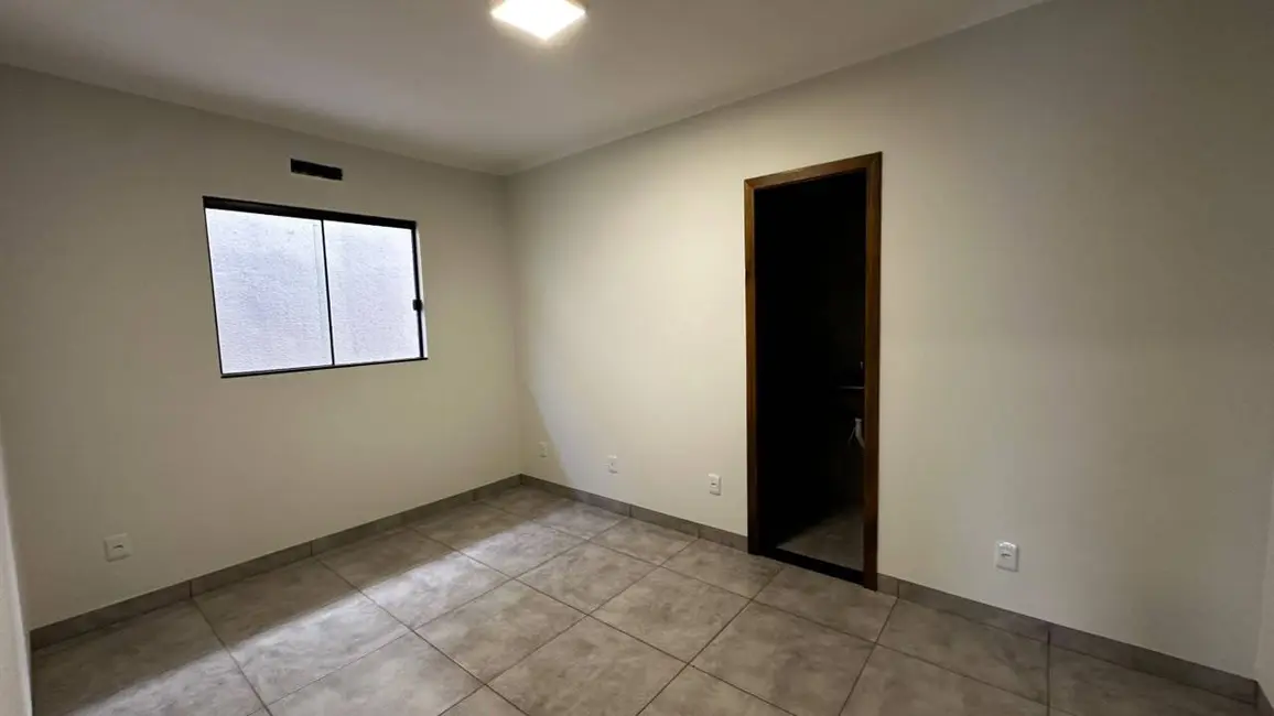 Foto 8 de Casa com 2 quartos à venda, 180m2 em Jardim Guaicurus, Dourados - MS