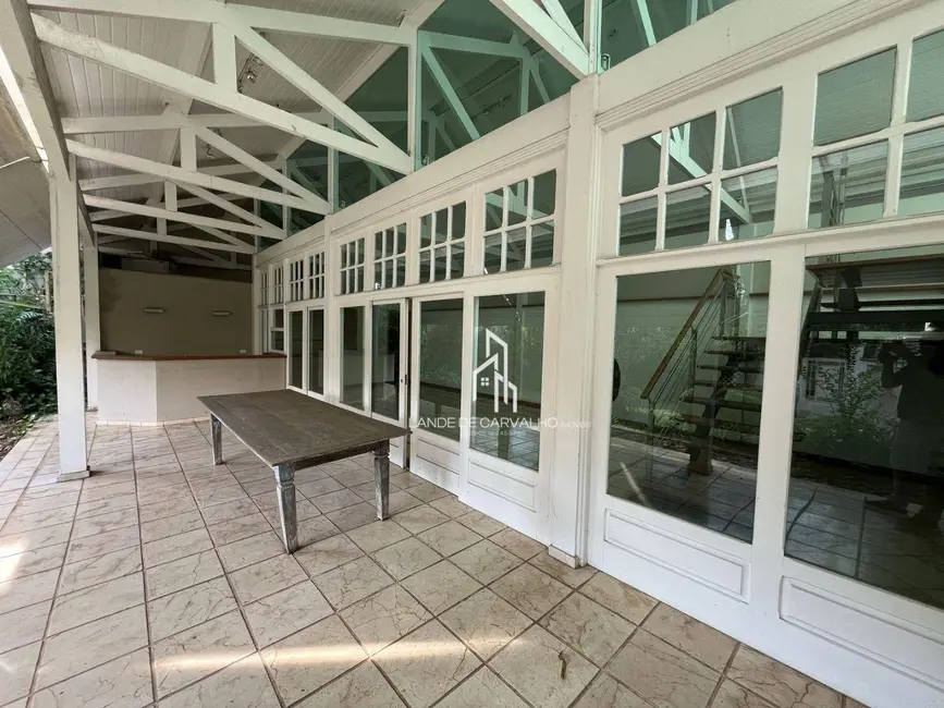 Sobrado com 6 quartos à venda, 552m2 em Tucuruvi, São Paulo - SP - imagem 7 Foto 7 de Sobrado com 6 quartos à venda, 552m2 em Tucuruvi, São Paulo - SP