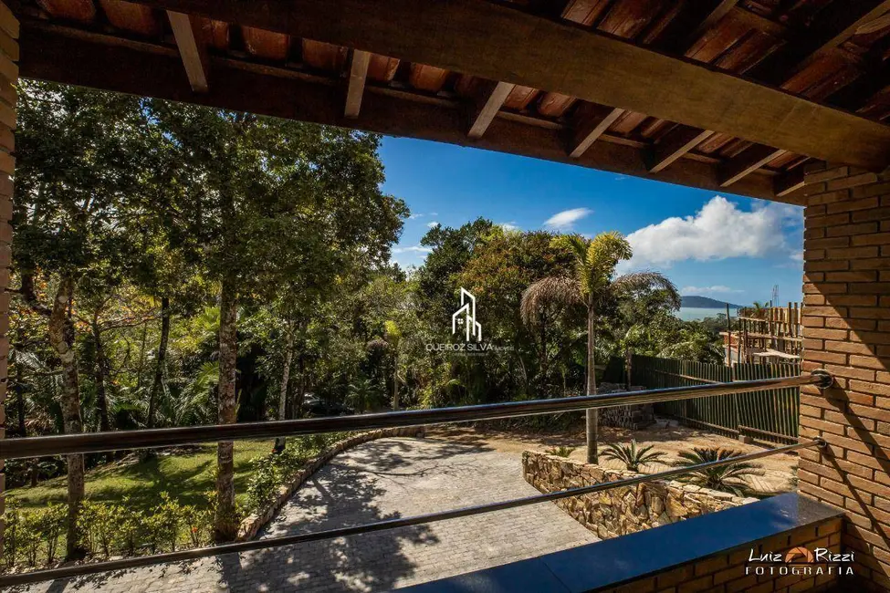 Foto 2 de Casa de Condomínio com 3 quartos à venda, 864m2 em Ubatuba - SP