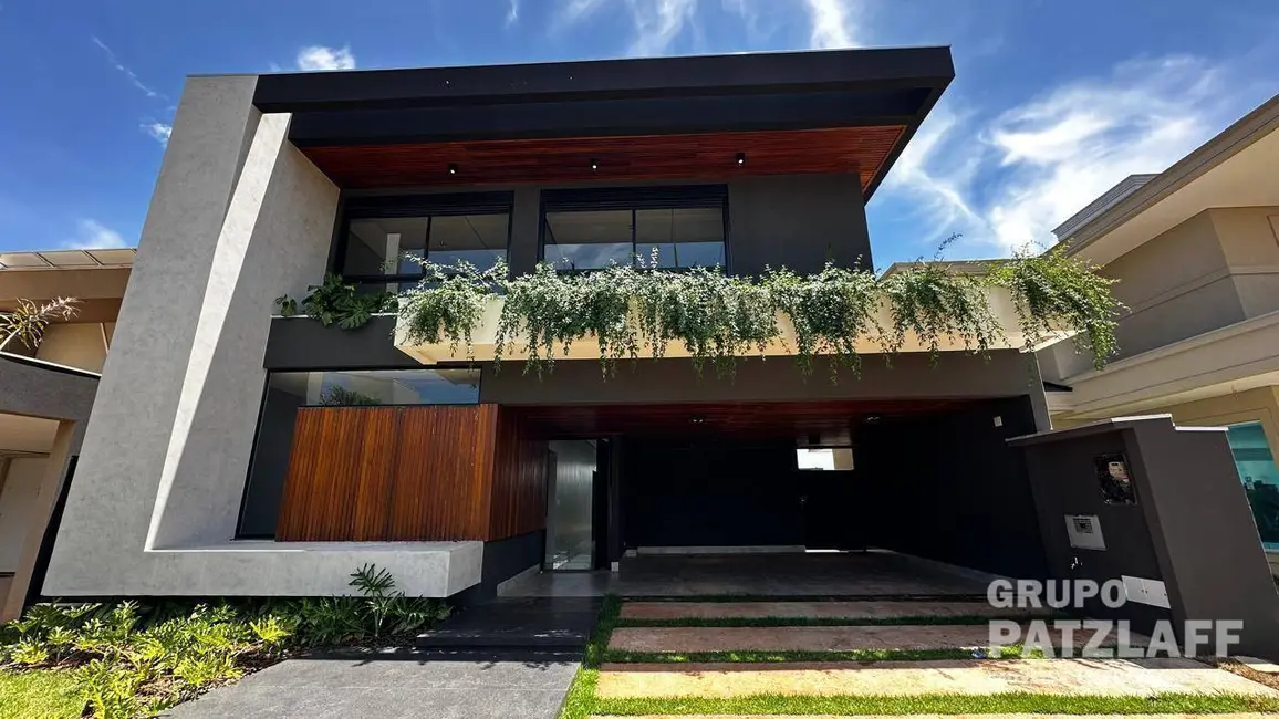 Foto 1 de Sobrado com 3 quartos à venda, 360m2 em Campo Grande - MS