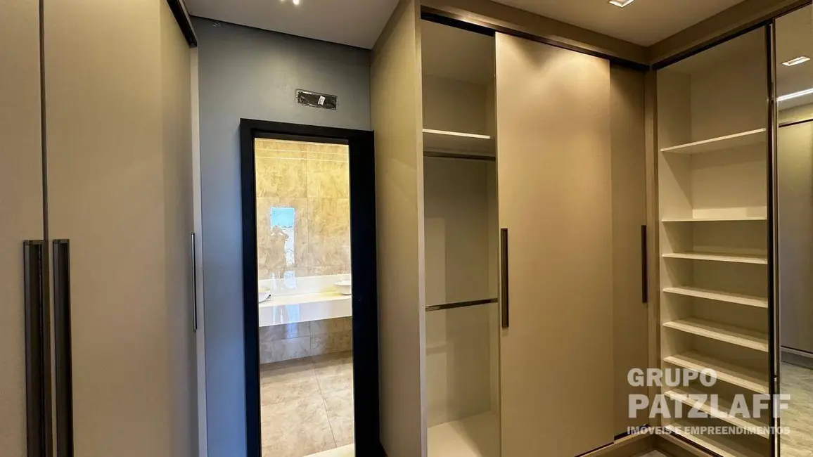 Foto 2 de Sobrado com 3 quartos à venda, 360m2 em Campo Grande - MS