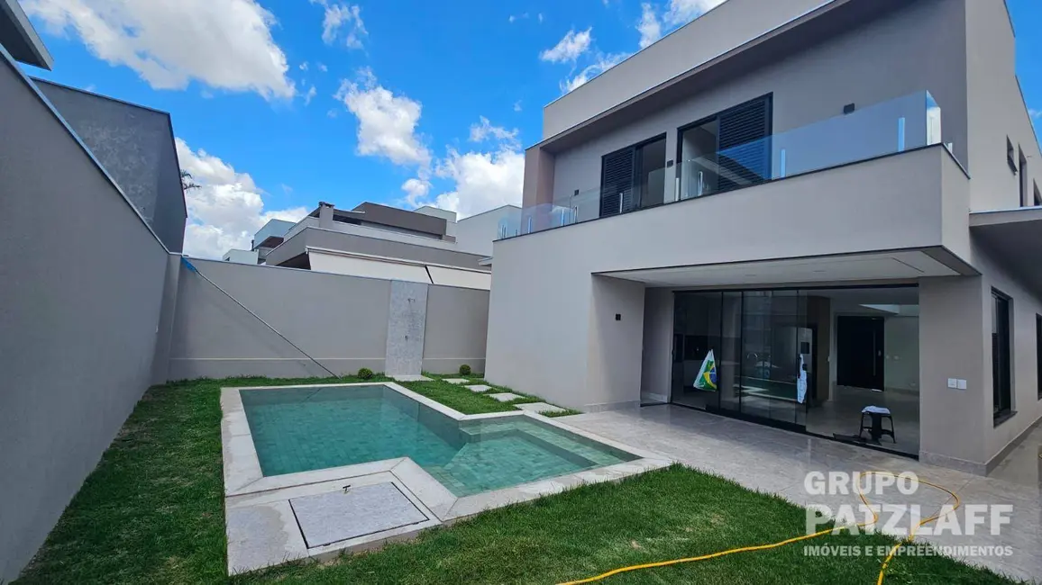 Foto 1 de Sobrado com 3 quartos à venda, 363m2 em Campo Grande - MS