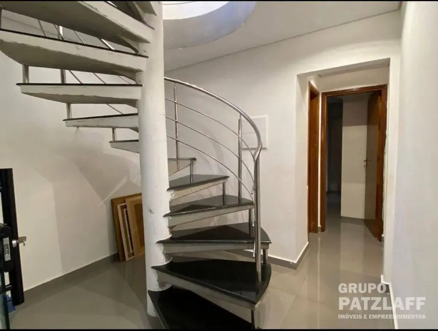 Sobrado com 3 quartos à venda, 200m2 em Conjunto José Abrão, Campo Grande - MS - imagem 8 Foto 8 de Sobrado com 3 quartos à venda, 200m2 em Conjunto José Abrão, Campo Grande - MS
