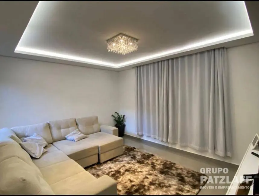 Sobrado com 3 quartos à venda, 200m2 em Conjunto José Abrão, Campo Grande - MS - imagem 2 Foto 2 de Sobrado com 3 quartos à venda, 200m2 em Conjunto José Abrão, Campo Grande - MS