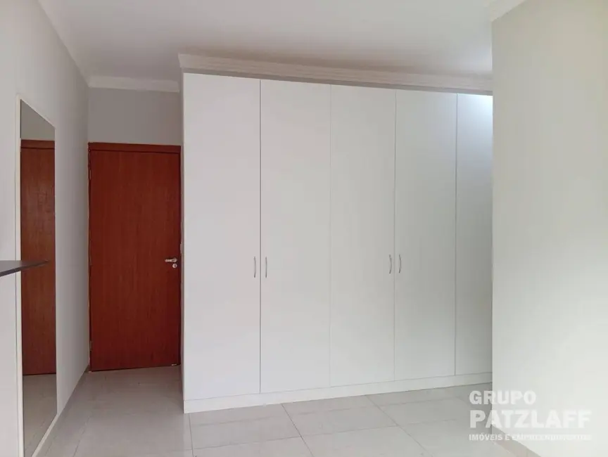 Casa com 3 quartos à venda, 195m2 em Parque Residencial Rita Vieira, Campo Grande - MS - imagem 2 Foto 2 de Casa com 3 quartos à venda, 195m2 em Parque Residencial Rita Vieira, Campo Grande - MS
