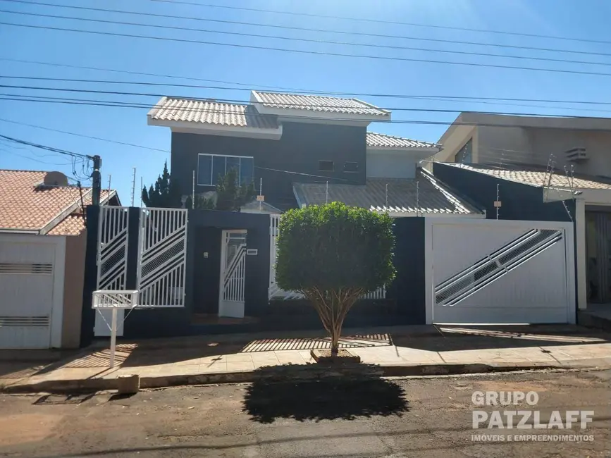 Foto 1 de Sobrado com 4 quartos à venda, 318m2 em Vila Rosa Pires, Campo Grande - MS