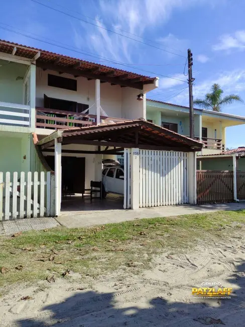 Foto 1 de Sobrado com 3 quartos à venda, 260m2 em Itapoa - SC