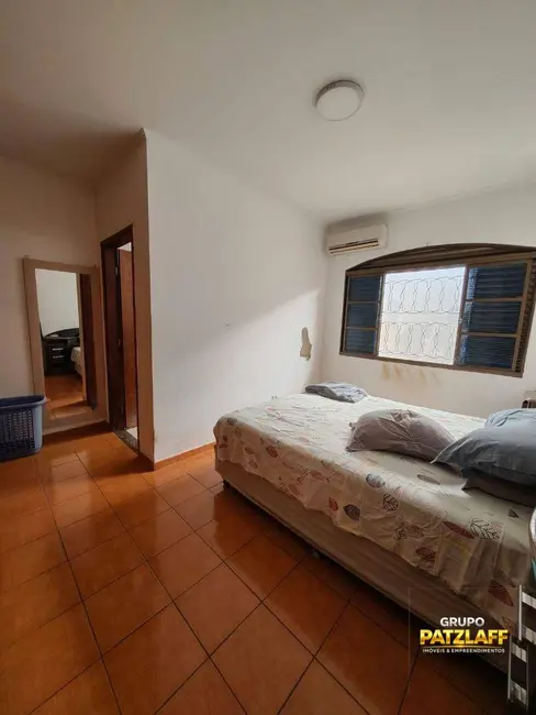Foto 3 de Casa com 3 quartos à venda, 360m2 em Vila Taveirópolis, Campo Grande - MS