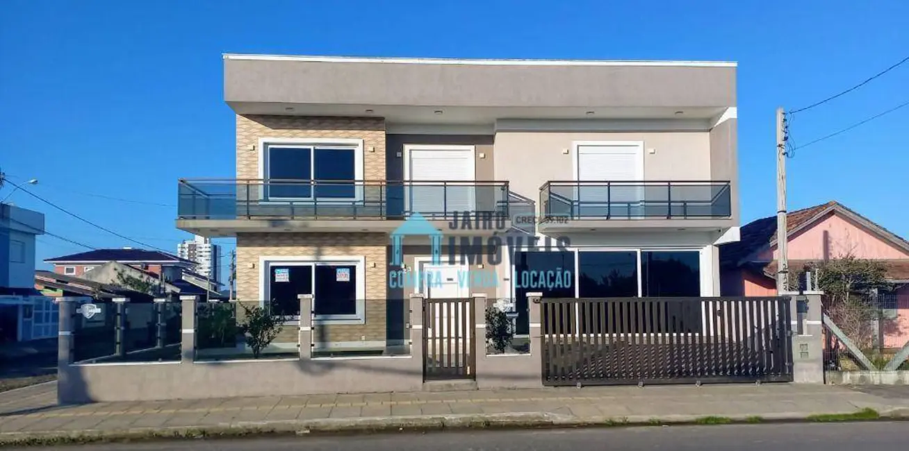 Casa com 4 quartos à venda, 240m2 em Centro, Tramandai - RS - imagem 1 Foto 1 de Casa com 4 quartos à venda, 240m2 em Centro, Tramandai - RS