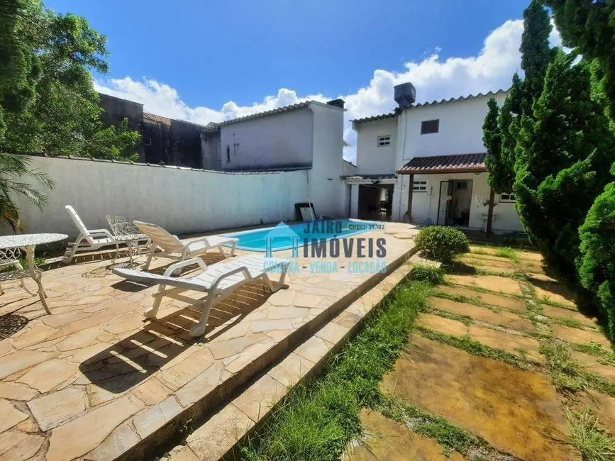 Sobrado com 4 quartos à venda, 330m2 em Centro, Tramandai - RS - imagem 6 Foto 6 de Sobrado com 4 quartos à venda, 330m2 em Centro, Tramandai - RS