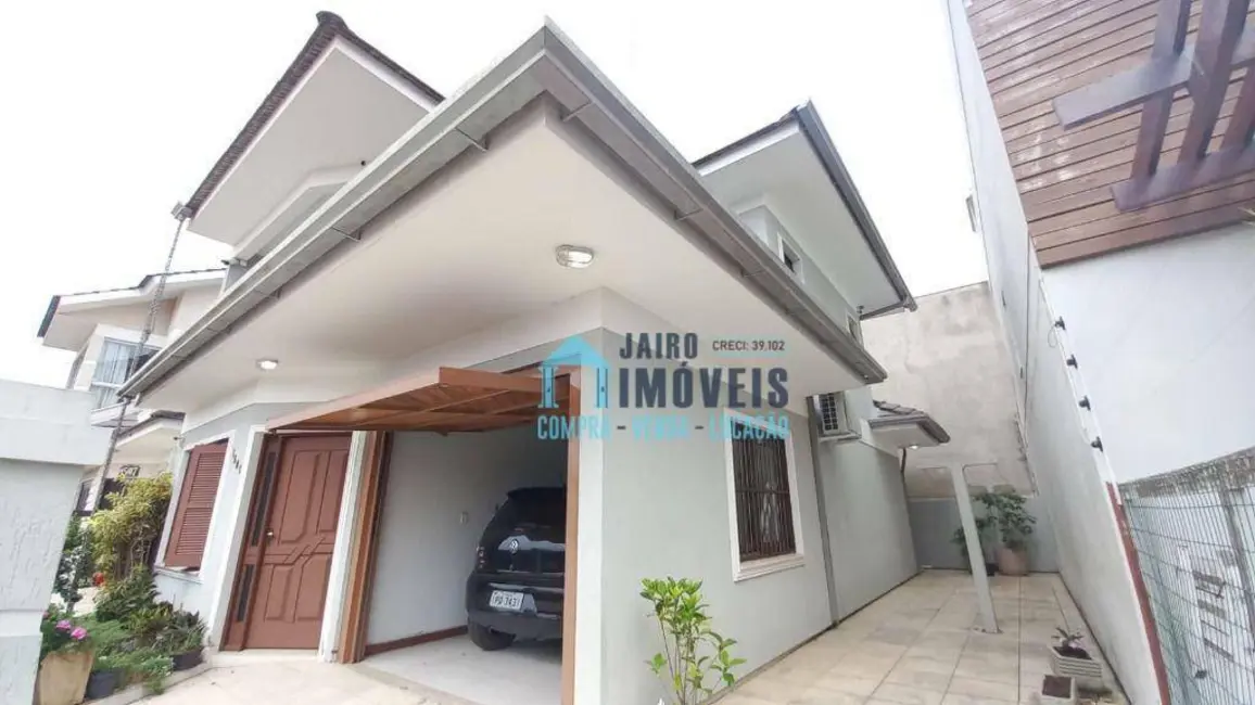 Foto 2 de Sobrado com 3 quartos à venda, 150m2 em Tramandai - RS