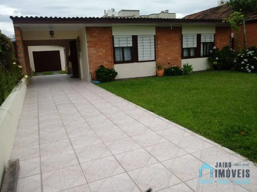 Casa com 3 quartos à venda, 360m2 em Centro, Tramandai - RS - imagem 1 Foto 1 de Casa com 3 quartos à venda, 360m2 em Centro, Tramandai - RS
